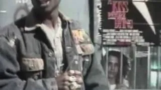 Tupac Freestyling In The Streets Of New York Then Finds Bootleggers