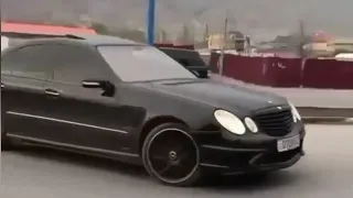 Mercedes E55 Amg /// W211 - Brutal Exhaust revs & Accelerate sound