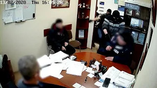 Задержание вымогателей в Кузбассе сотрудниками ФСБ Оперативное видео