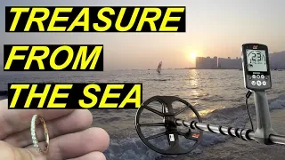 GOLD & DIAMONDS FOUND | Metal detecting Treasure from the sea