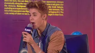Justin Bieber Sings Call Me Maybe