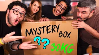 APRO UNA MYSTERY BOX DA 30 KG CON I MIEI AMICI!