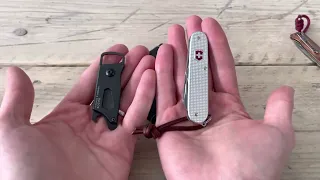 Razor by Bomber - keychain knife & tool