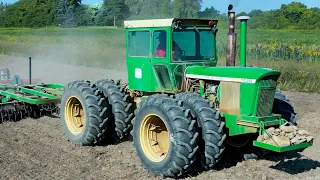 John Deere 7020 4wd Tractor Disking