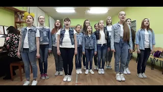 "Дельфины" - образцовый вокальный ансамбль "Дети России" - средняя группа.