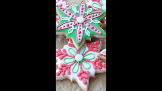 Cookie Decorating Ideas - Satisfying Cookie Decorating with Royal Icing - Snowflake Cookies