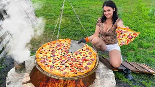 Это видео Набрало 12 МИЛЛИОНОВ Просмотров! Вкуснейшая Пицца в Подземном Тандыре