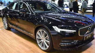 New  Volvo S90 D4 2017