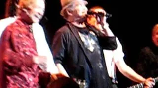 The Monkees "I'm A Believer"  Live @ the Greek Theatre 7/16/11