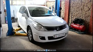 Замена задних амортизаторов на Ниссан Тиида 1,6  Nissan Tiida  2013 года