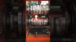 The working process of manual roll forging machine