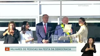 Posse de Lula: entrega da faixa presidencial é marcada por emoção