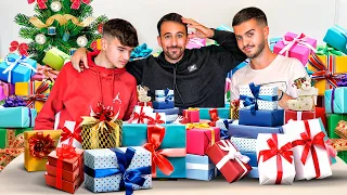 ABRIENDO REGALOS SECRETOS con MIS PRIMOS! 😱🎁