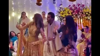 Kubra khan and Zara Noor Abbas Dance on Iqra & Yasir Mehndi