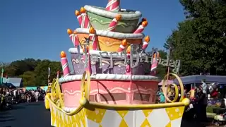 Rock Around the Block Parade | Sesame Place