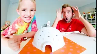 Father & Son PLAY IGLOO MANIA! / Don't Let It Fall!