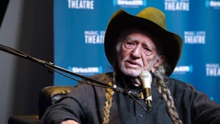 Willie Nelson on Pitching Crazy to Patsy Cline // SiriusXM // Willie's Roadhouse