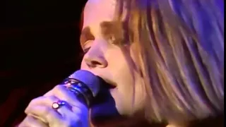 Belinda Carlisle - I Get Weak (Runaway Horses Tour '90)