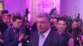 President Petro Poroshenko calls for a live debate between him and Volodymyr Zelenskiy