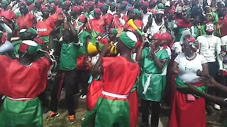 Aba fans b'Intamba mu Rugamba imbere y'urukino rwaduhuza na Gabon