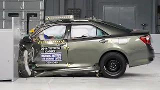 2014 Toyota Camry driver-side small overlap IIHS crash test