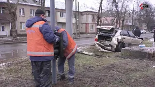 На Александровском проспекте BMW сбила светофор - 17.12.2021