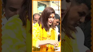 Kriti Sanon Visits Siddhivinayak Temple After Her National Film Award Win #shorts #kritisanon