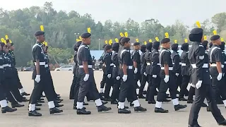 Menghadiri upacara anak tamat Latihan Polis Pulapol di Dungun Terengganu