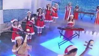 12 Girls Band - The First Noel (12 Girls Of Christmas)