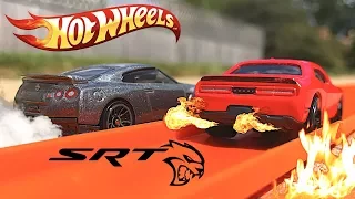 Hot Wheels Hellcat Highway!