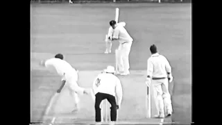 Msster batsman Barry Richards hits Dennis Lillee for an effortless boundary !
