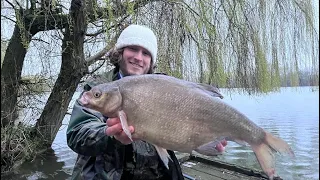 Big bream also saved a carps life! #clattercote #resivoir #fishing #breamfishing #carpfishing