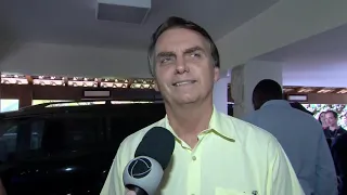 Bolsonaro dá declaração após anúncio de Moro como ministro da Justiça