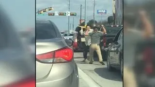 Video of Texas highway fight goes viral