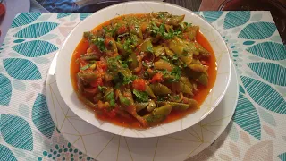 Невероятно вкусное блюдо из стручковой фасоли в томатном соусе.