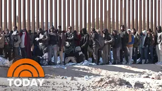 Authorities close key crossing in Arizona amid migrant surge