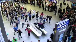 Great Flash Mob at St Pancras International NYE 2010