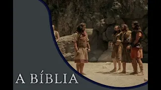 A BÍBLIA - A TERRA PROMETIDA: Apedrejamento de Acã e seus filhos | PARTE 2