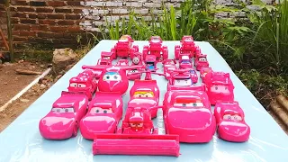 Clean up muddy minicar falling into the water & a convoys disney cars! Play in the garden #29