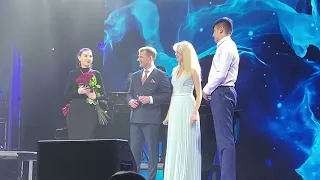 Эльмир Низамов концертында Радик Резедага тәкъдим ясады