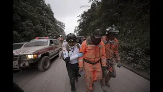 В результате извержения вулкана в Гватемале погибли люди