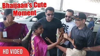 Salman Bhai Ek Selfie Please... | EXCLUSIVE : Salman Khan Spotted At Mumbai Airport | Race 3