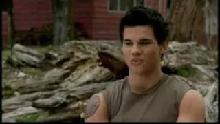 Taylor Lautner on Set of New Moon interview