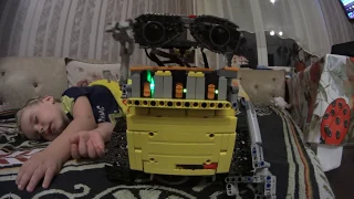 Обзор игрушек из Лего Битвы от робота Валли.