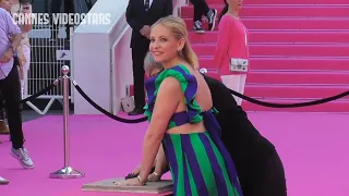 Sarah Michelle Gellar ( Buffy the Vampire slayer ) leaves handprints @ Cannes 19 april 2023