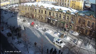 Уложили кругом, лицом в снег.  Челябинск, Кировка, 31 января