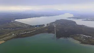 БЕЛОГОРСКОЕ и ТАЙГАНСКОЕ вдхр. подают воду в р. БИЮК-КАРАСУ. РЕМОНТ быстротока БЕЛОГОРСКОГО вдхр.