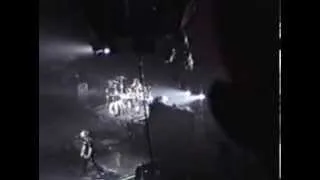 Blink 182 - 01 - intro & anthem part ii (Live from bakersfield CA 2002)