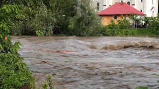 Підтоплення та залиті дороги: Рахівщина оговтується від паводкової хвилі