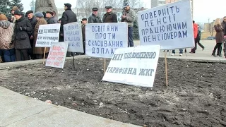 Мітинг комуністів супроводжувався суперечками та штовханиною з активістами - Житомир.info